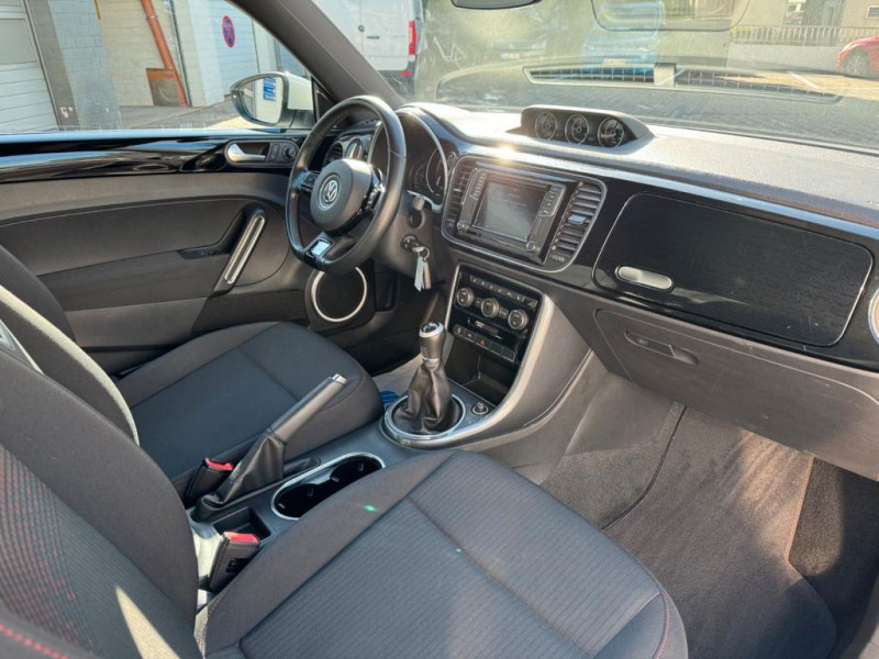 Volkswagen Coccinelle Cabriolet 1.2 TSI SOUND|XENON|FENDER|KAME 2018 - photo n°13 Volkswagen Coccinelle Cabriolet 1.2 TSI SOUND|XENON|FENDER|KAME  occasion à L'Union - photo n°13